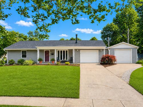 221 Rowe Dr, Bloomington, IL, 61701-2131 | Card Image