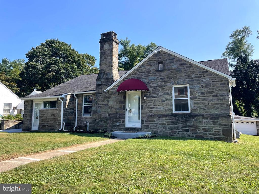 Osceola Ave, Elkins Park, PA 19027