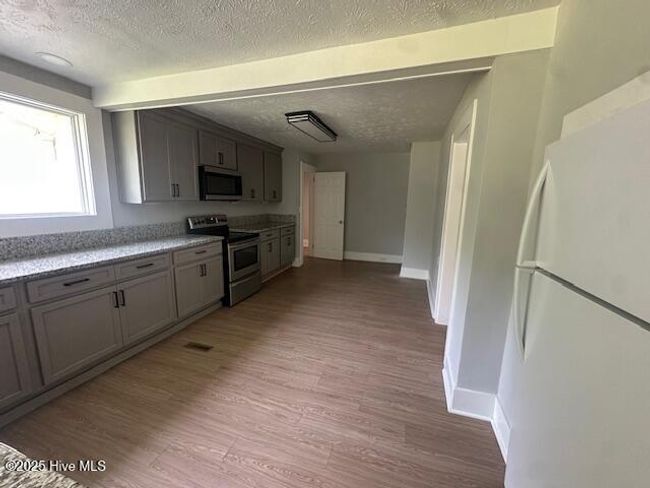 Kitchen | Image 6