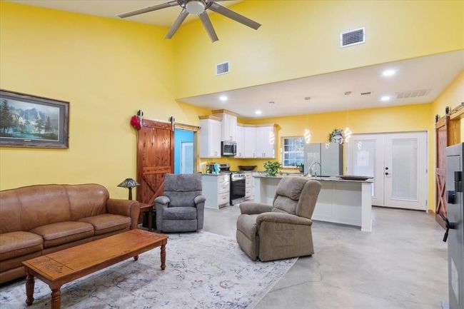 13052 Fm 1818, House other with 3 bedrooms, 2 bathrooms and null parking in Huntington TX | Image 10
