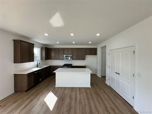 4881 Marquette Dr, Milford, MI, 48381 | Card Image