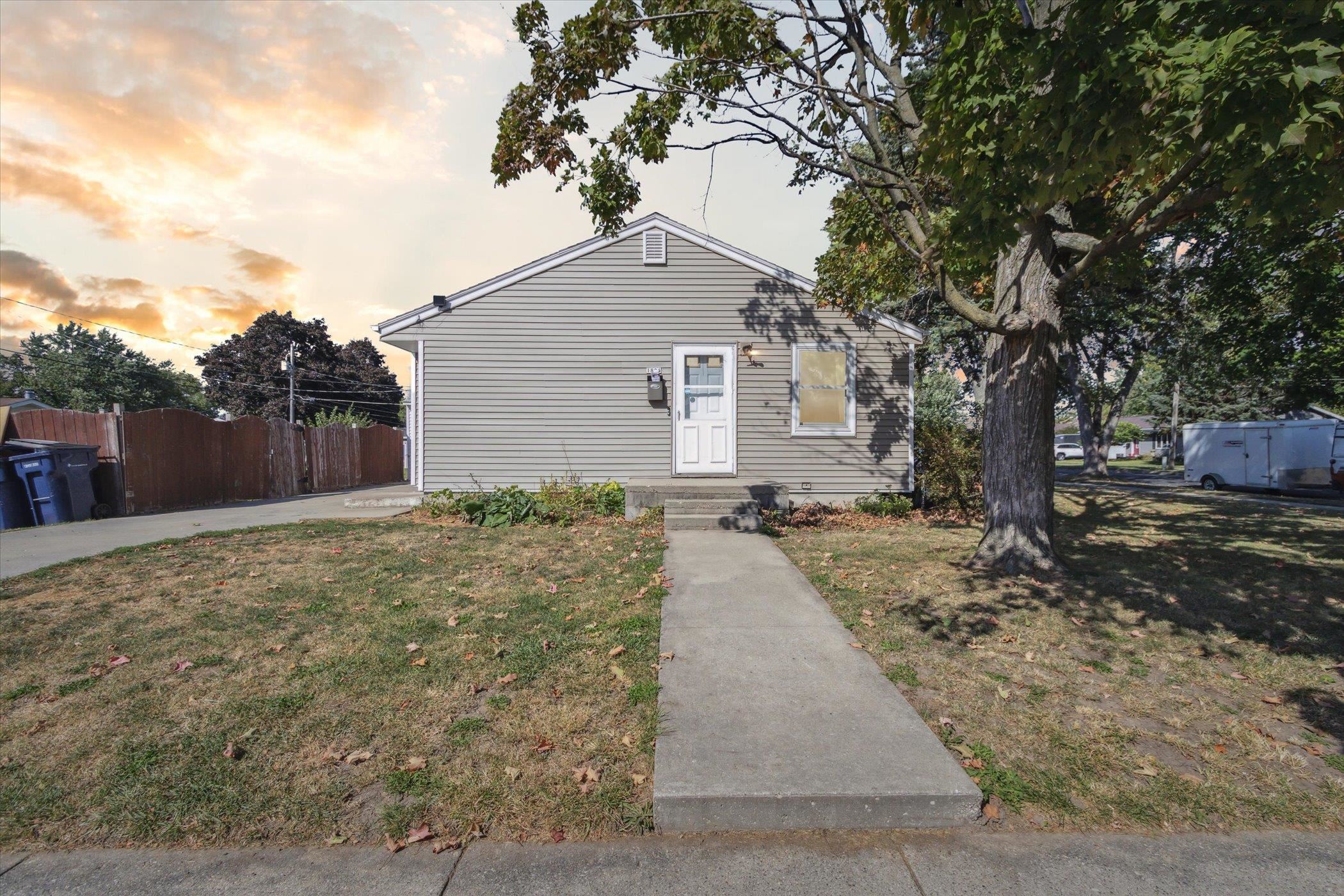 Mitchell St, Janesville, WI 53546