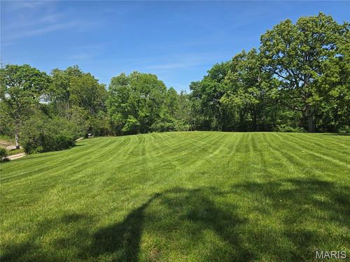 64 Crescent Ave, Twin Oaks, MO, 63088-1105 | Card Image
