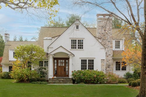 24 Compo Pkwy, Westport, CT, 06880-6520 | Card Image