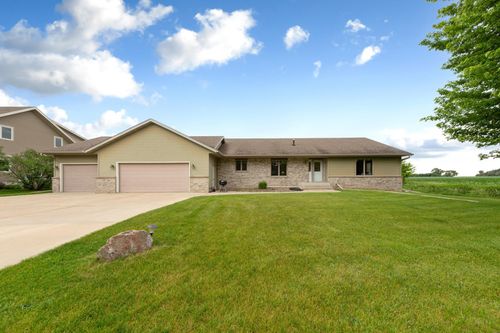 1555 Greenleaf Rd, Owatonna, MN, 55060-4631 | Card Image