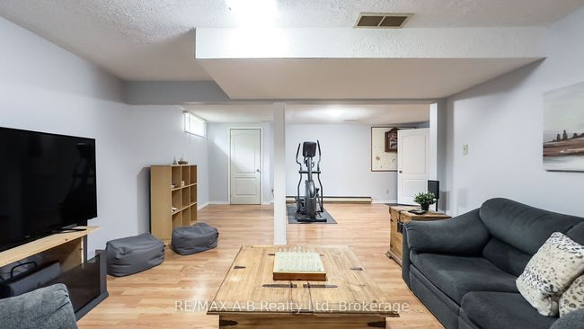 18 Conway Crt, House other with 4 bedrooms, 3 bathrooms and 10 parking in Thamesford ON | Image 30