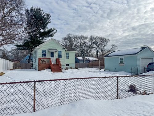 28 Burgess Dr, Warwick, RI, 02886-2411 | Card Image