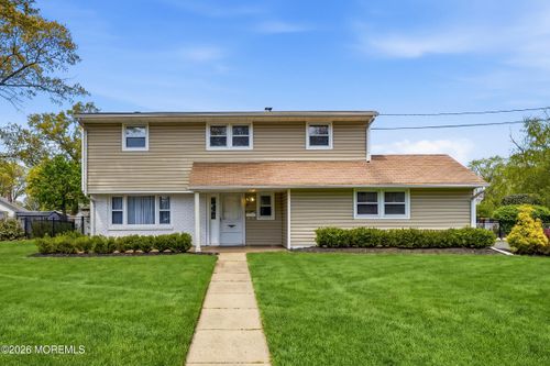4 Cheryl Dr, Oakhurst, NJ, 07755-1223 | Card Image