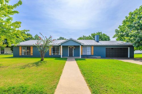 114 Crestwood Dr, Fredericksburg, TX, 78624-2902 | Card Image
