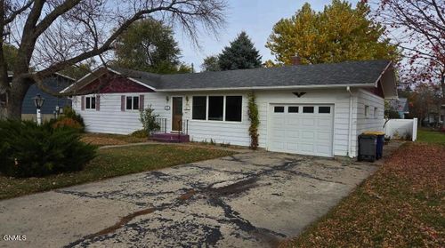 313 3rd St S, Ellendale, ND, 58436-7129 | Card Image