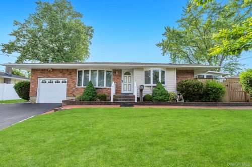 13 Fruitwood Ln, Commack, NY, 11725-3210 | Card Image
