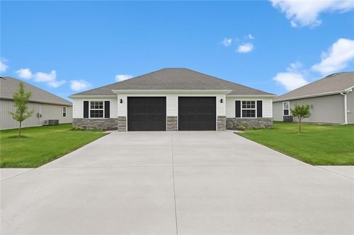 643-641-643 Fall Meadow Ln, Belton, MO, 64012 | Card Image