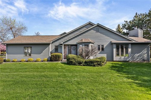 8 Shanbrook Dr, Greece, NY, 14612-3067 | Card Image