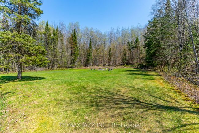 1092 Briscoe Dr, House other with 3 bedrooms, 2 bathrooms and 6 parking in Algonquin Highlands ON | Image 38