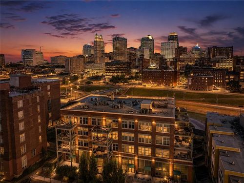 211-210 W 5th St, Kansas City, MO, 64105-1166 | Card Image