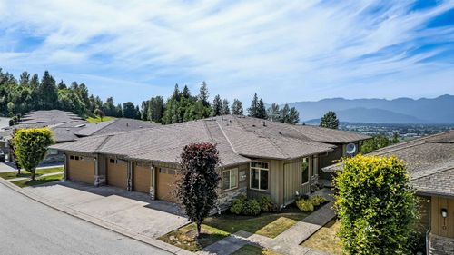 111-51096 Falls Crt, Chilliwack, BC, V4Z1K7 | Card Image