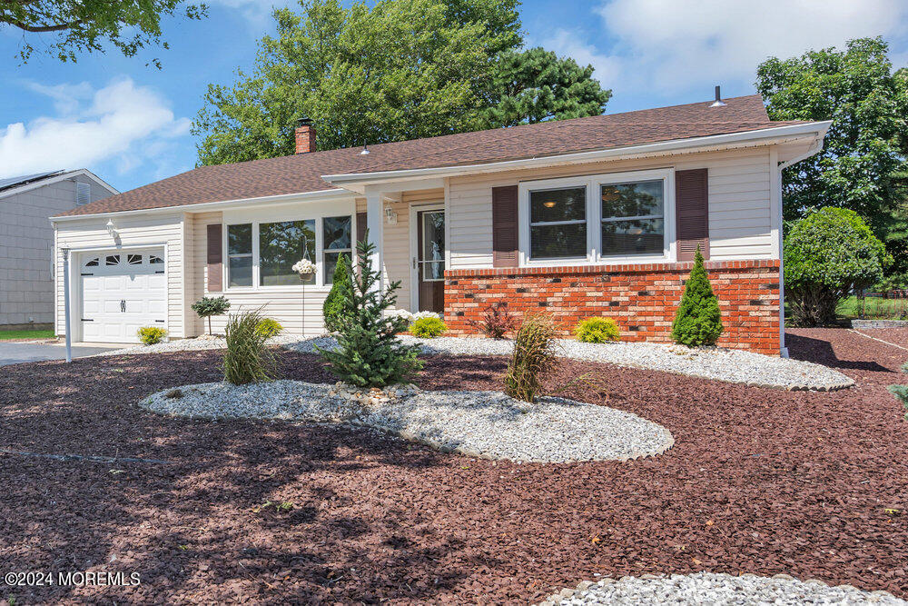 Westport Dr, Toms River, NJ 08757