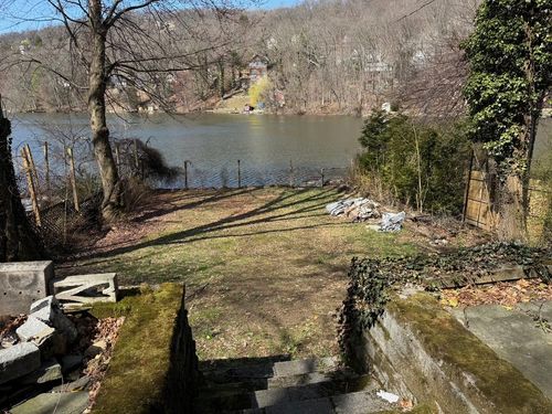 45 Lake Dr, Lake Peekskill, NY, 10537-1111 | Card Image