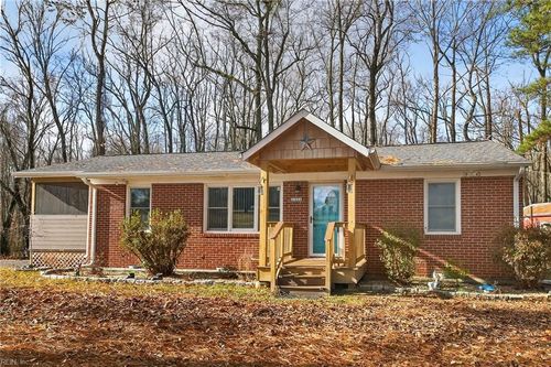 10438 Tucker Swamp Rd, Ivor, VA, 23866-3028 | Card Image