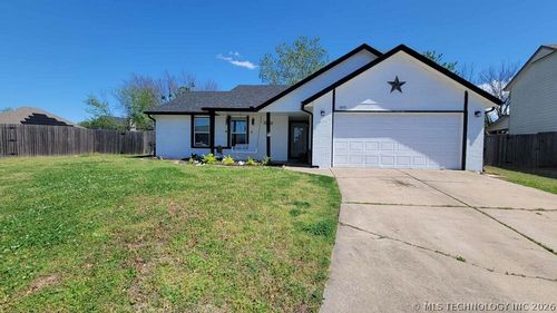 1600 Edgewater Pl, Broken Arrow, OK, 74012-7617 | Card Image