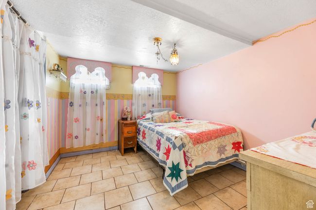 Princess Themed Basement Bedroom | Image 12