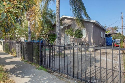 331 W 92nd St, LOS ANGELES, CA, 90003 | Card Image