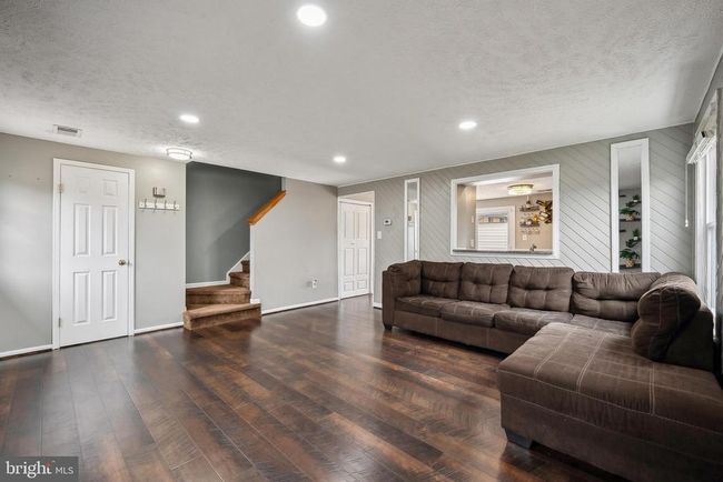 9030 Saint Steven Ct, Townhouse with 2 bedrooms, 3 bathrooms and null parking in MANASSAS PARK VA | Image 6