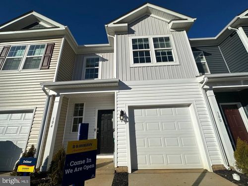 104 Baker Dr, Luray, VA, 22835-5264 | Card Image