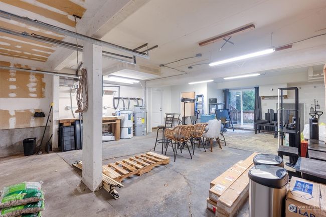 Garage | Image 28