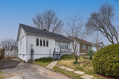 242 Rue St-Luc, Laval, QC, H7N4X6 | Card Image