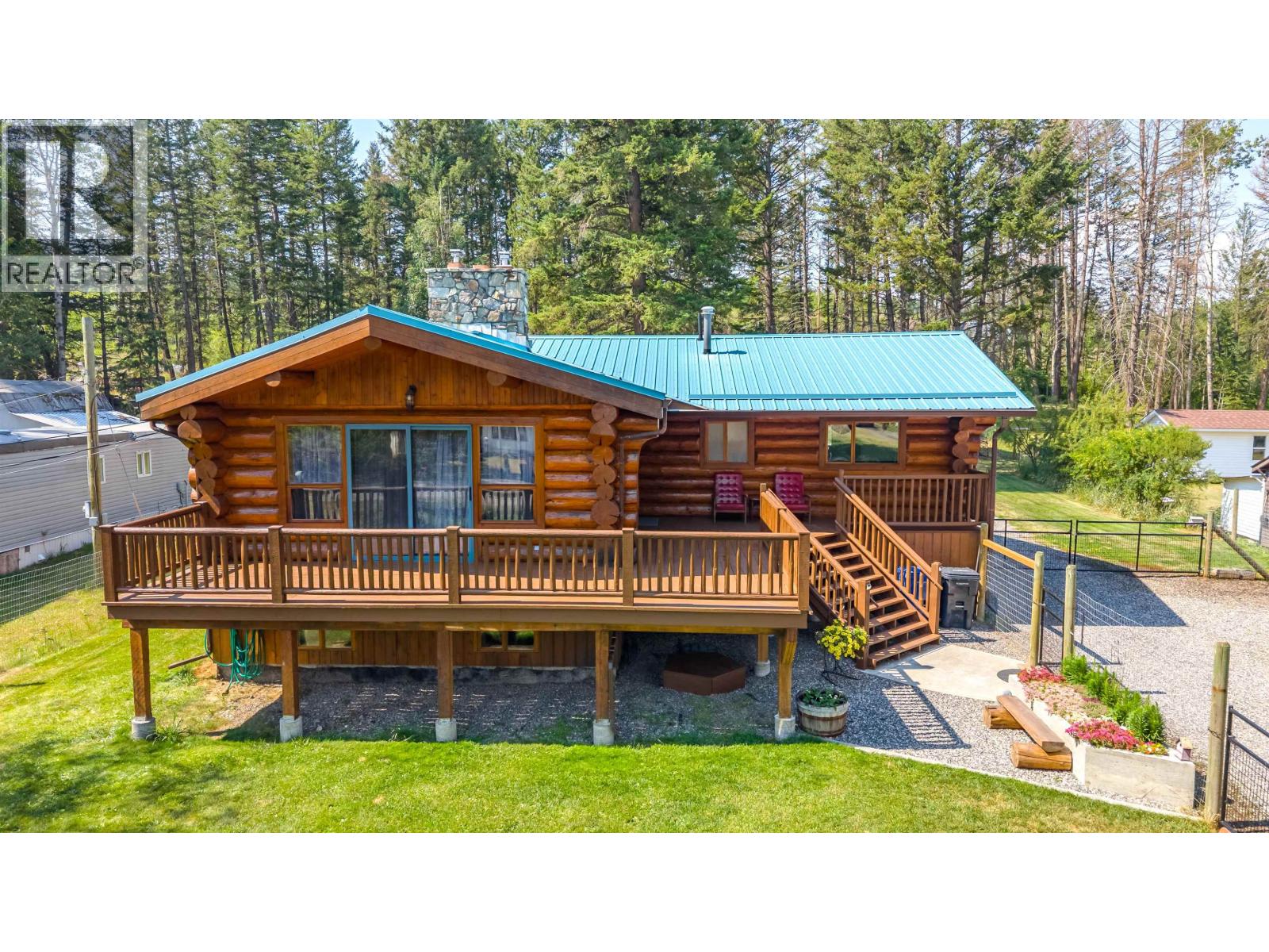 Residential in 103 Mile House