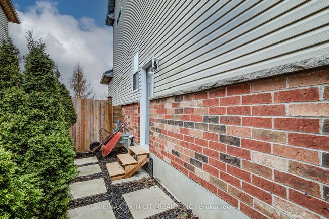 616 Frieburg Dr, House other with 5 bedrooms, 4 bathrooms and 2 parking in Waterloo ON | Image 44