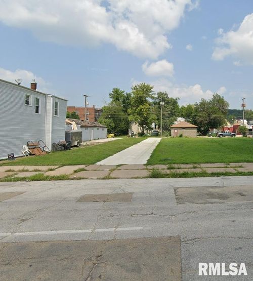 1120 & 1124 W 3rd Street, Davenport, IA, 52802 | Card Image