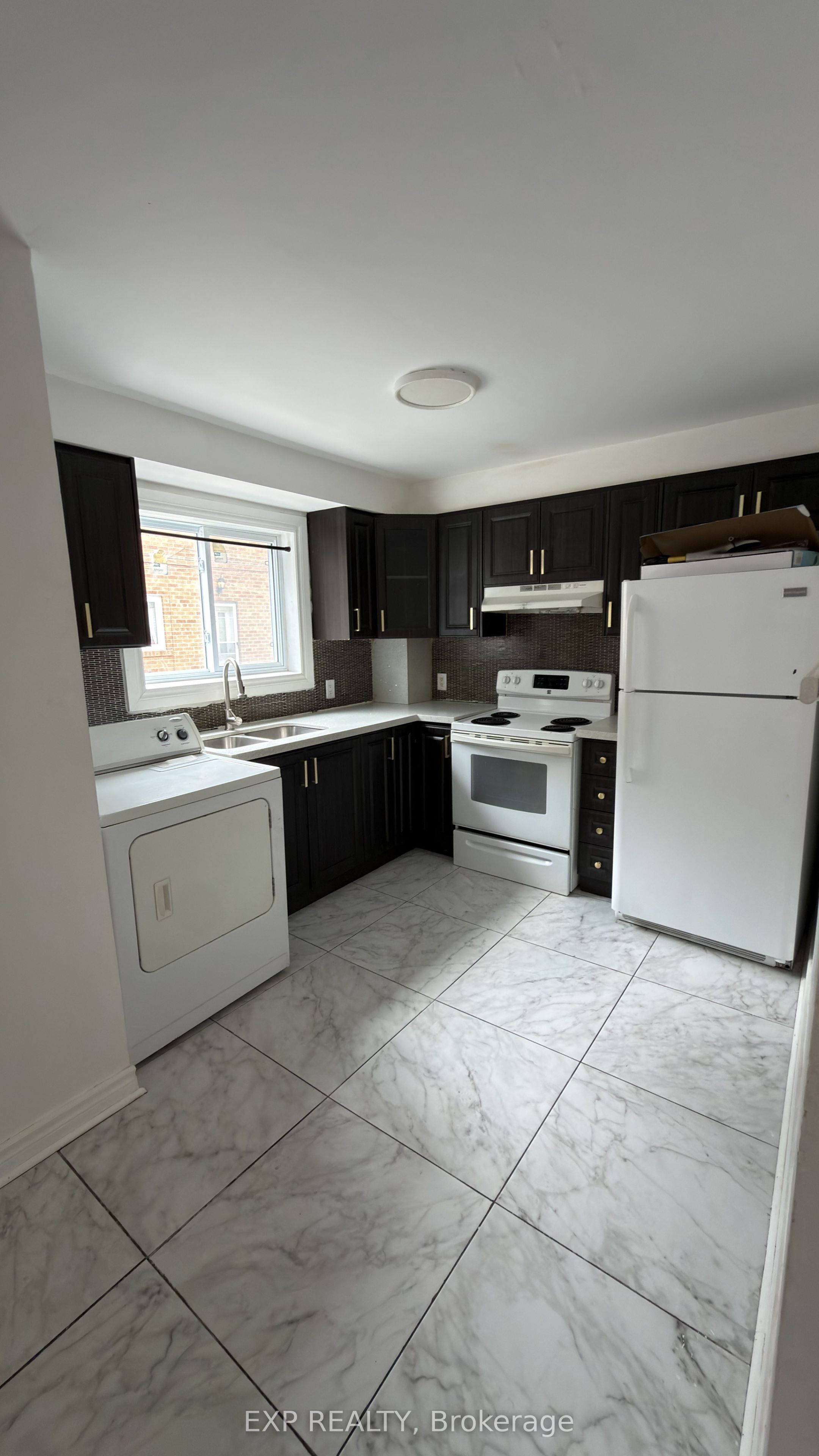 Residential Lease in Toronto E08 4