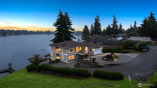 26408 136th Ave Se, Kent, WA, 98042-8061 | Card Image