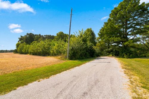 371 Wildwood Ln, Paris, TN, 38242-8321 | Card Image