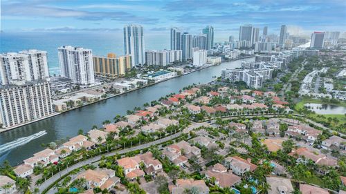 834 Spinnaker Dr E, Hollywood, FL, 33019 | Card Image