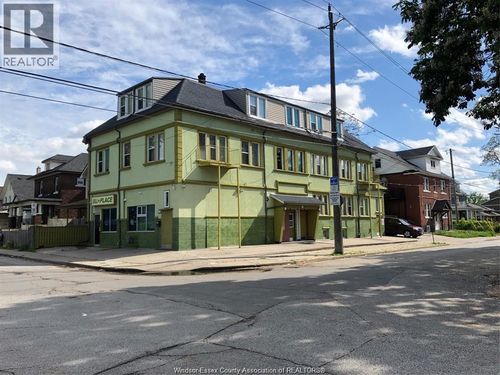 2-401 Parent, Windsor, ON, N9A2B9 | Card Image