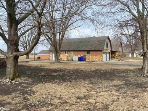 902 Golfview Ave, Britt, IA, 50423-8800 | Card Image