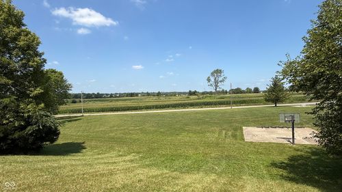 10395 E Taylor Ave, Zionsville, IN, 46077-8842 | Card Image