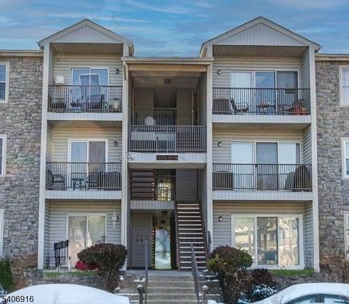 84 Robertson Way, Lincoln Park, NJ, 07035-1843 | Card Image