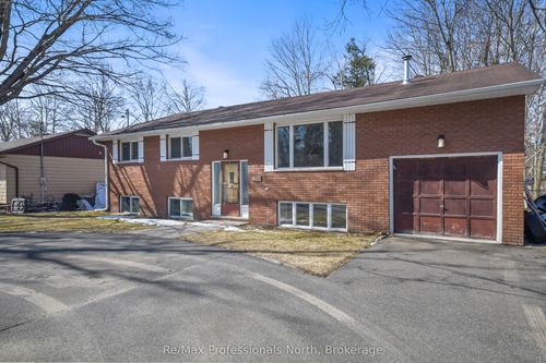 455 Louise St, Gravenhurst, ON, P1P1C7 | Card Image