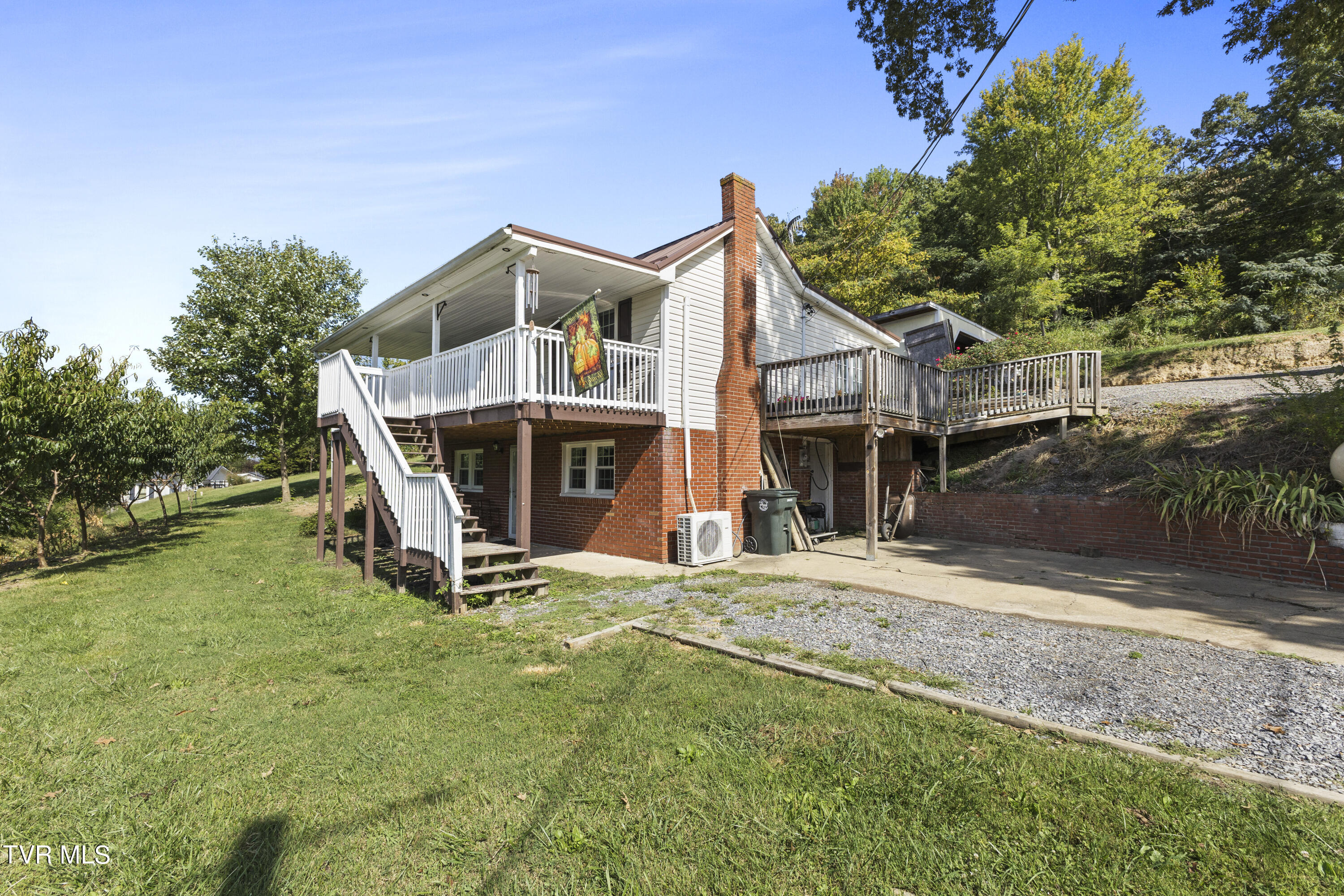 Judge Baines Rd, Fall Branch, TN 37656