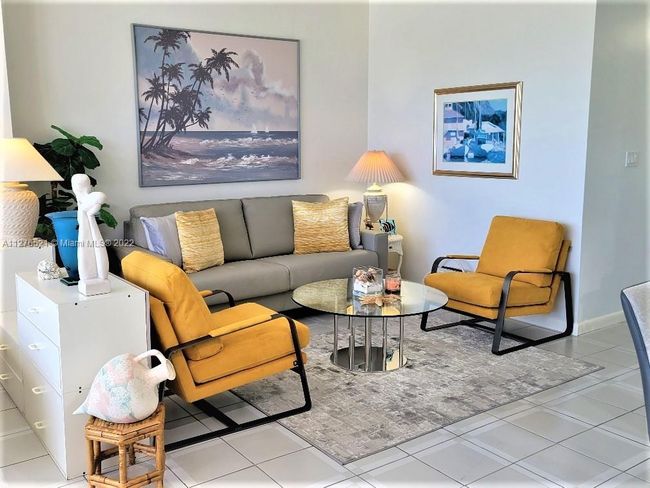 APT-2D - 4925 Collins Ave, Condo with 0 bedrooms, 1 bathrooms and null parking in Miami Beach FL | Image 11