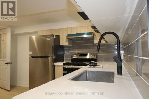 12 Longbridge Rd, Vaughan, ON, L4J1L5 | Card Image