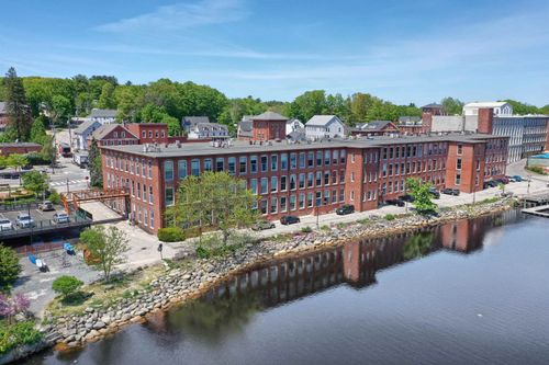 apt-70-125 Main St, Newmarket, NH, 03857-1641 | Card Image