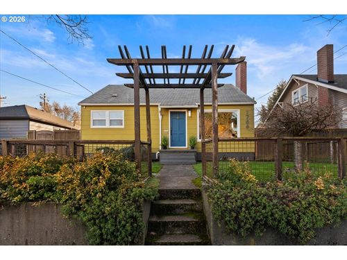 1766 Ne Saratoga St, Portland, OR, 97211 | Card Image