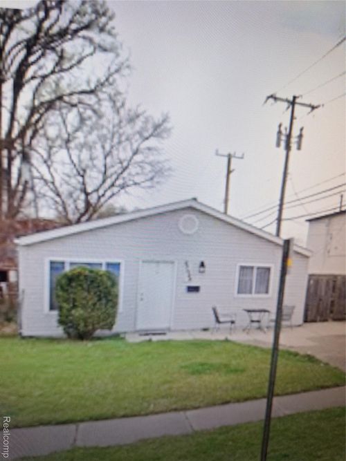 27028 Dartmouth St, Madison Heights, MI, 48071-3236 | Card Image