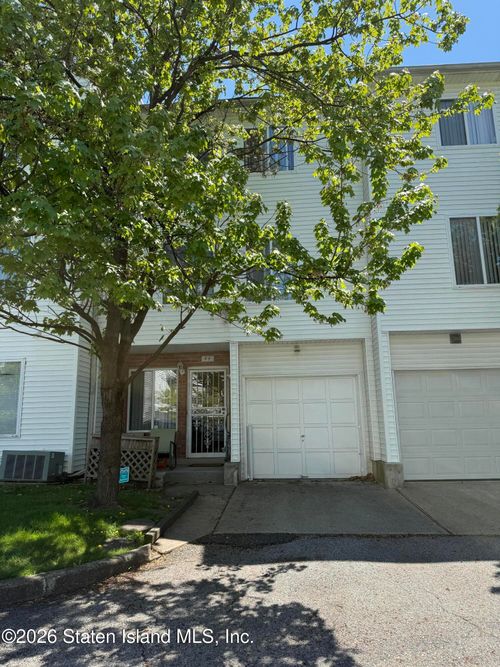44 Amanda Court, Staten Island, NY, 10312 | Card Image