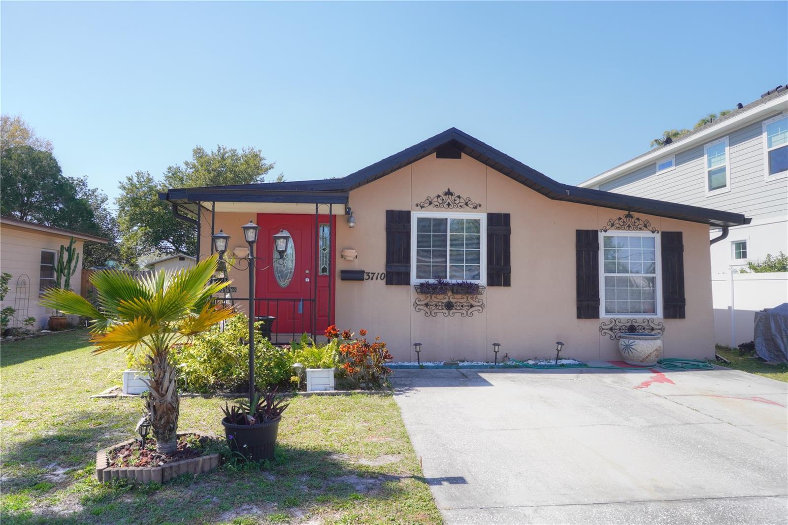 18th St, Saint Petersburg, FL 33713